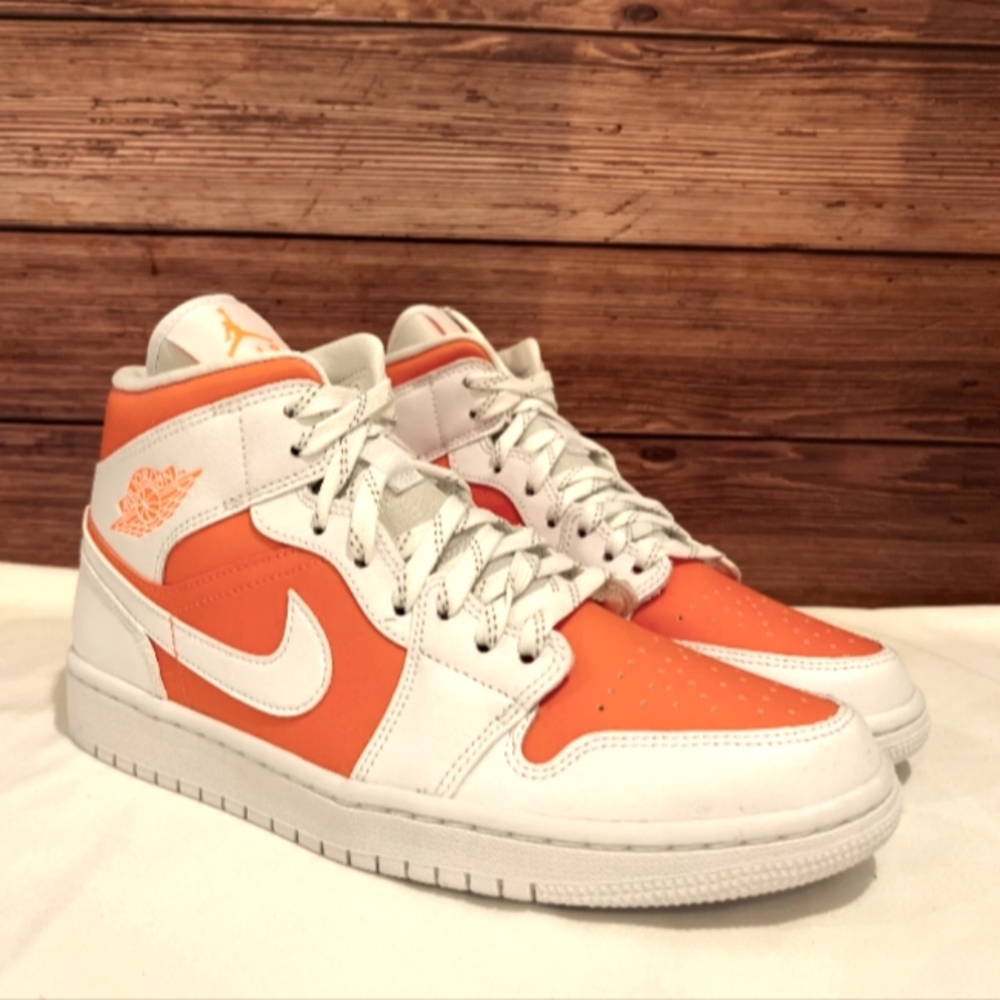 womens size 7 air 1  jordan mid athletic shoe